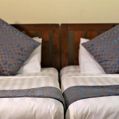Chamiachi Hotel & Apartments 班布里 外观 照片