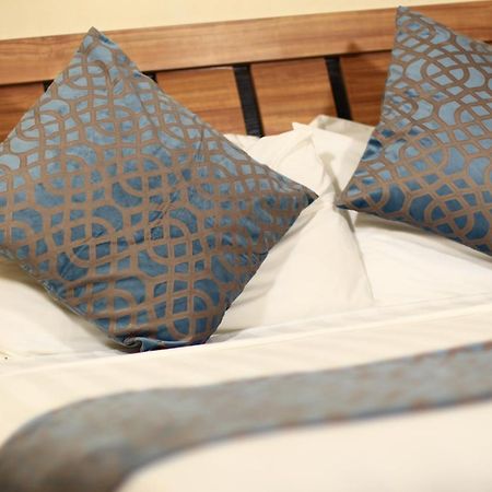 Chamiachi Hotel & Apartments 班布里 外观 照片