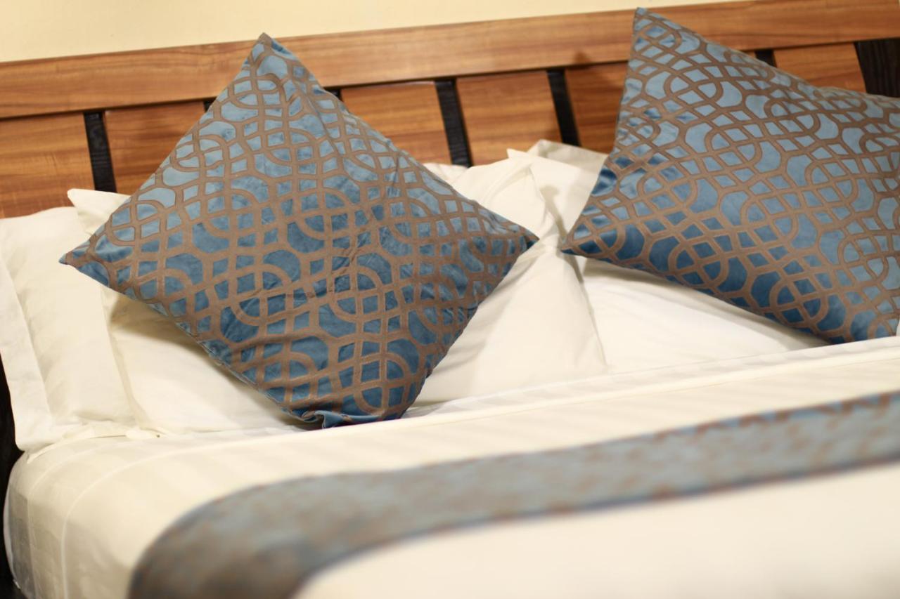 Chamiachi Hotel & Apartments 班布里 外观 照片